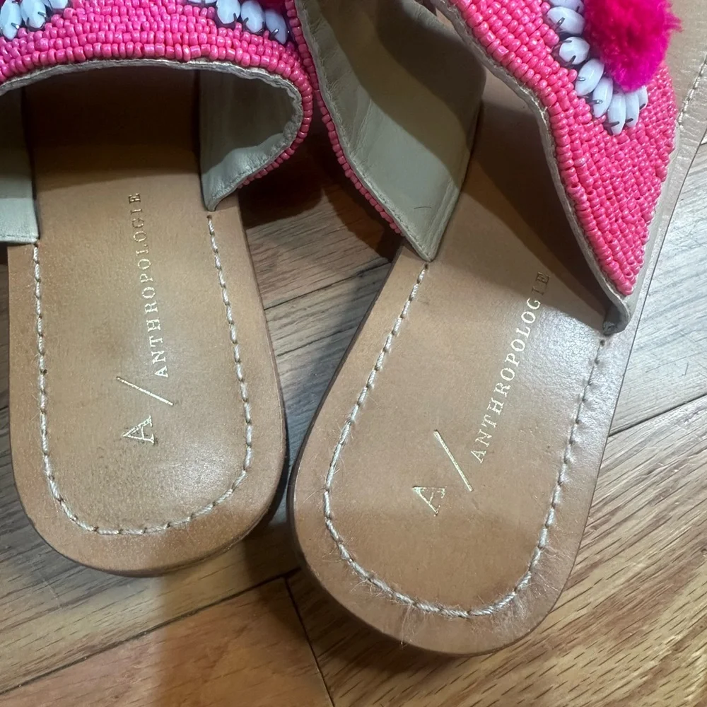 Anthropologie‎ Pink Flower Beaded Pom Pom Sandals Sz 7